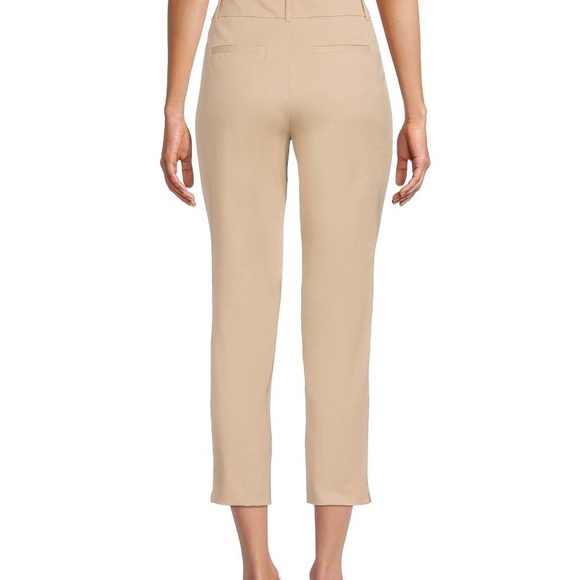 TIME and TRU Womens Cropped Pants Size 6 Beige Zipped Front Pockets New - Picture 3 of 13